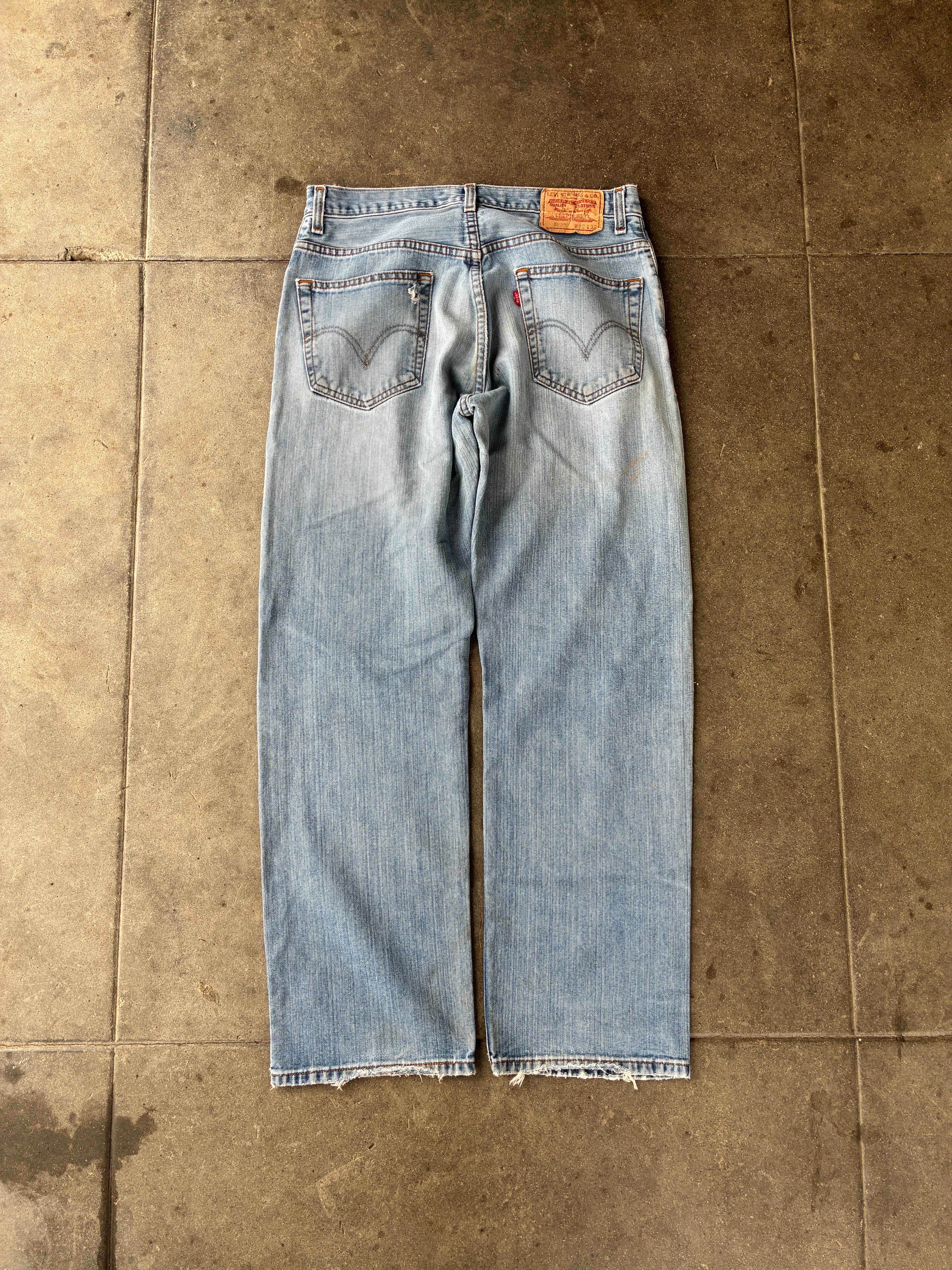 ‘00s Levi’s Relaxed Straight Jeans - 32x32