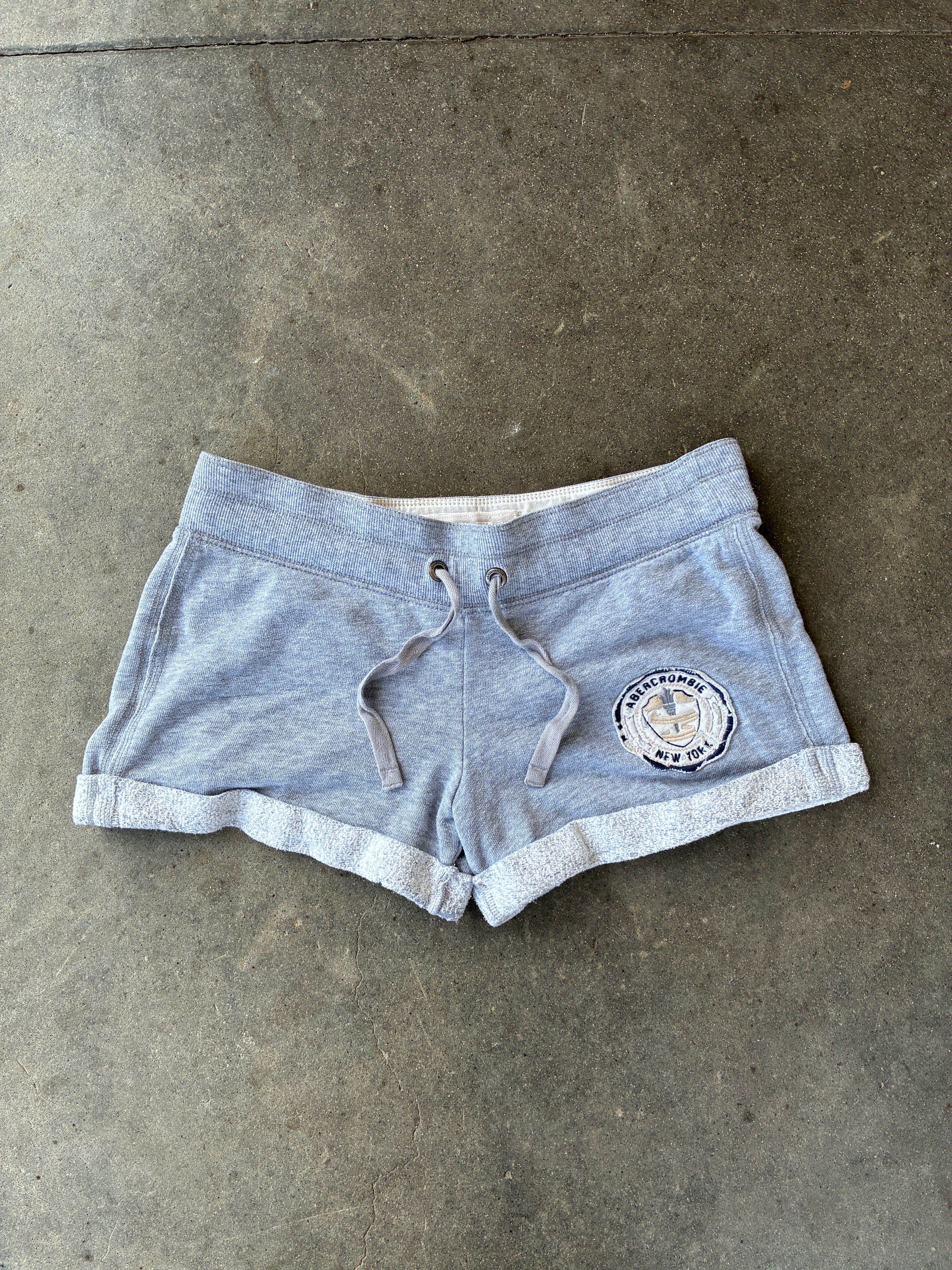 ‘00s A&F Folded Shorts - L