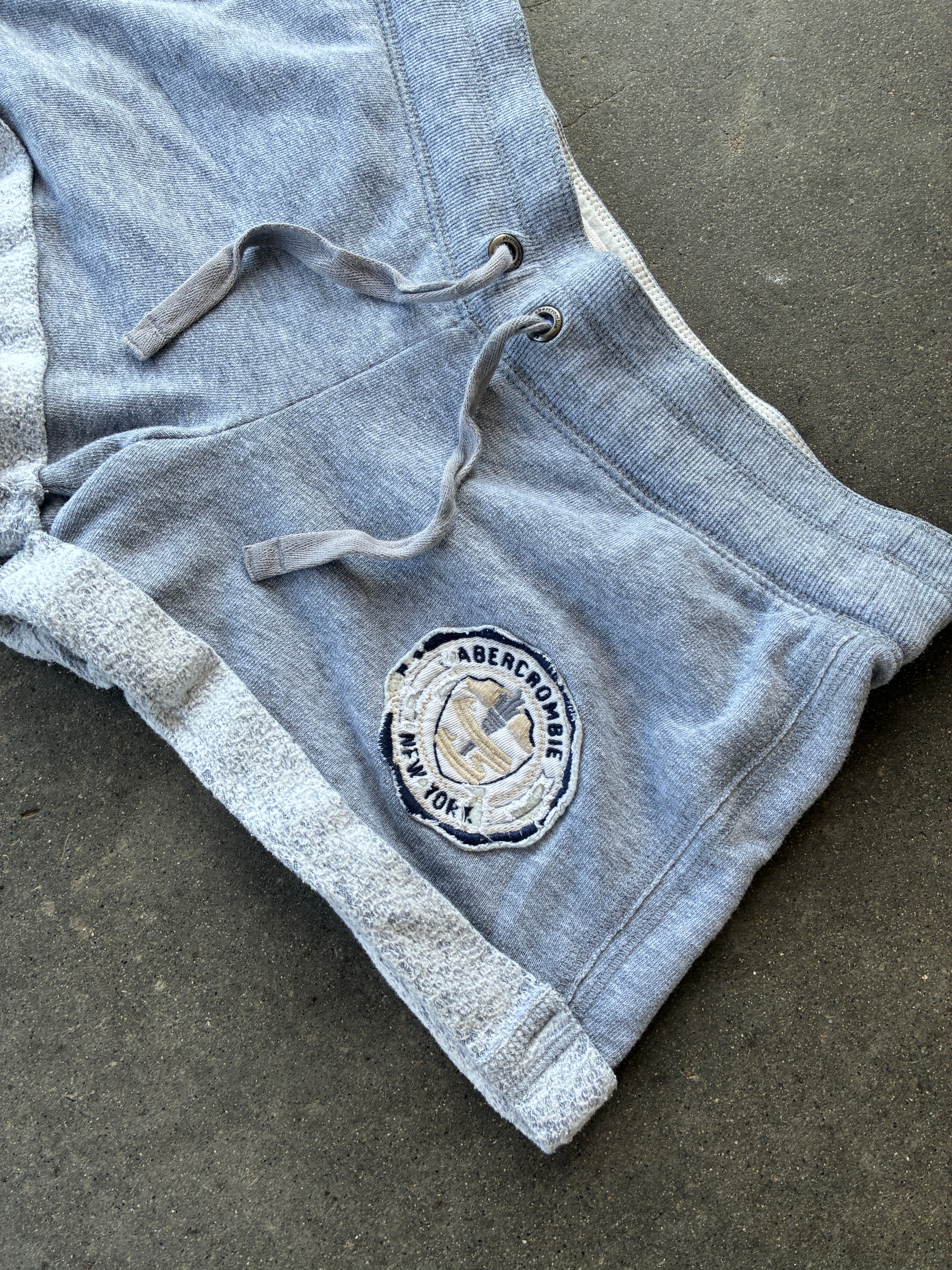 ‘00s A&F Folded Shorts - L