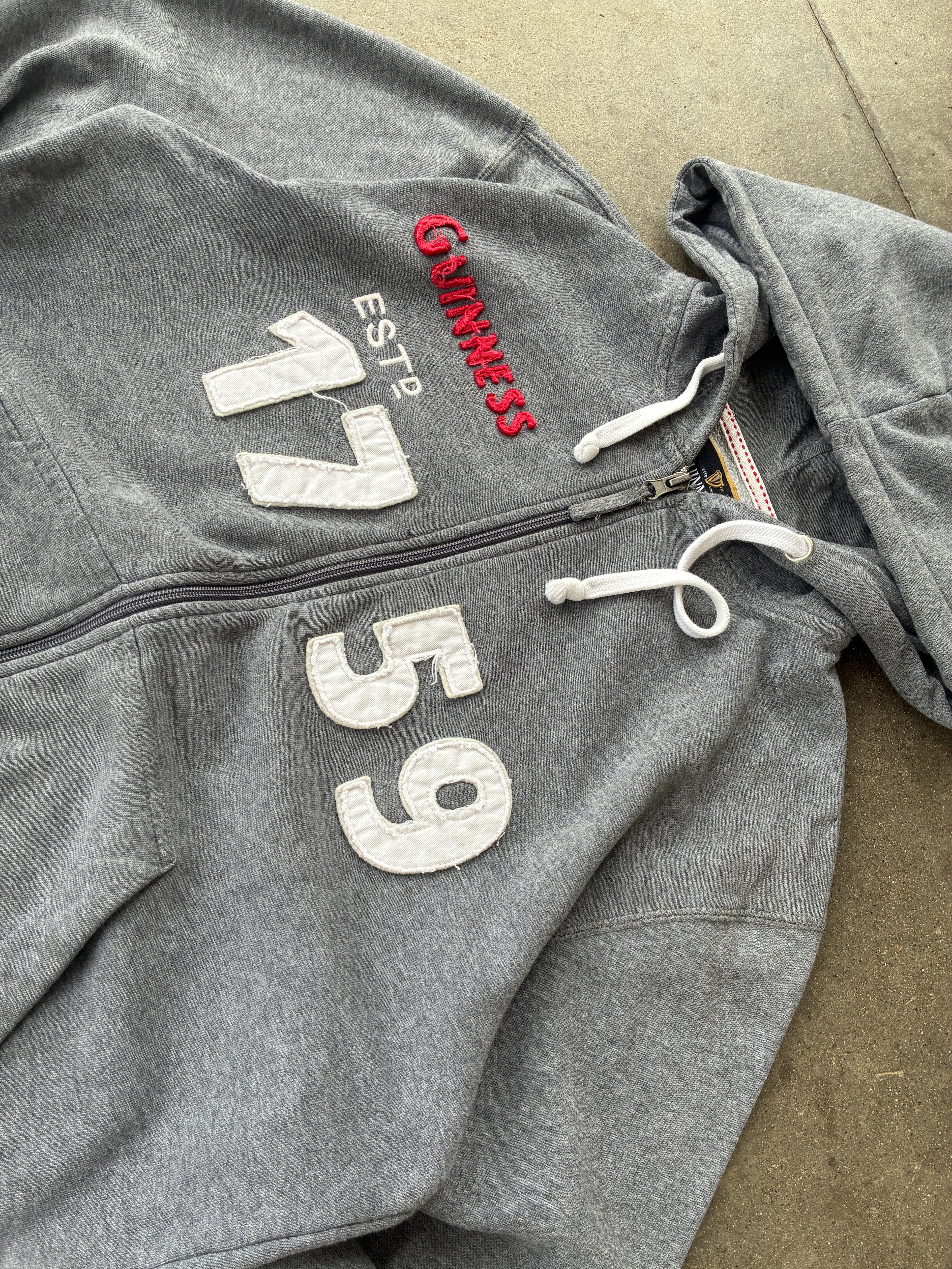 ‘00s Guinness Zip-Up Hoodie - M